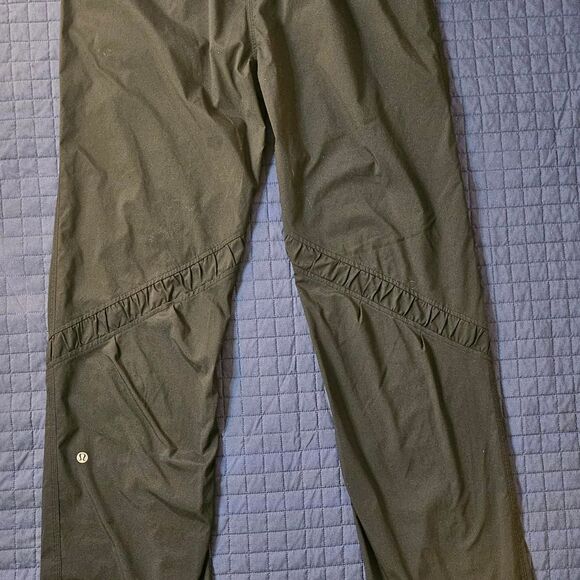 Lululemon Women's Black Athletic Pants - Picture 3 of 5